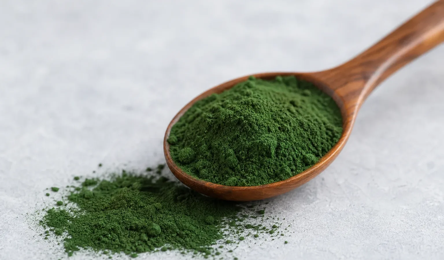 spirulina algae powder green - Spirulina - superfood czy zwykła kostka