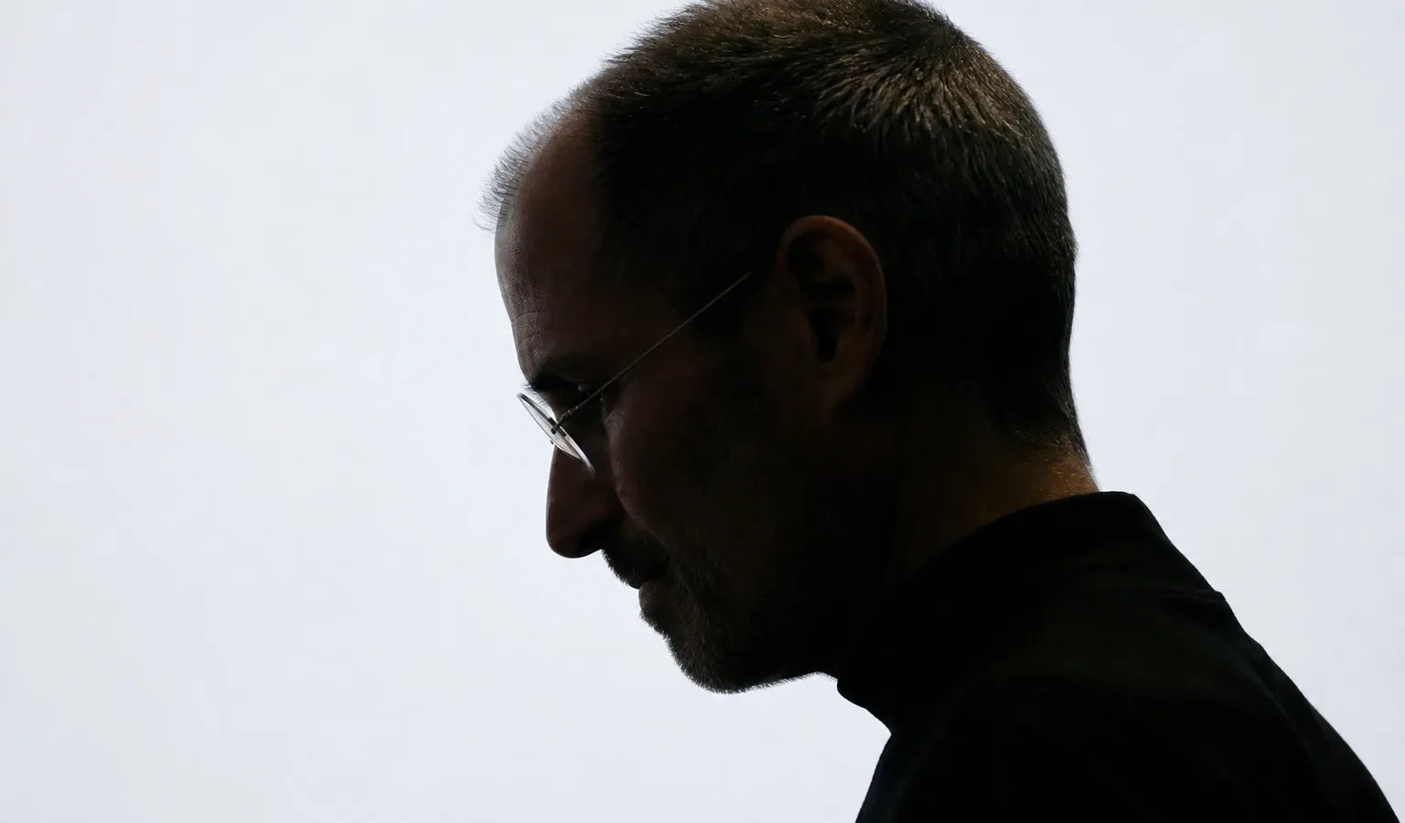 apple steve jobs portrait silhouette - Steve Jobs i rak trzustki - koszt wyboru alternatywy